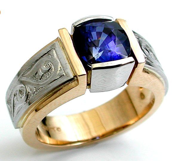 Перстень с сапфиром мужской , из желтого золота с накладками белого золота585 пробы