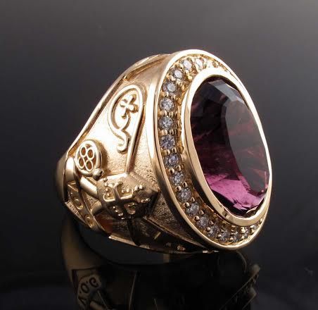Мужские кольца с аметистом и бриллиантами из золота 585 пробы
