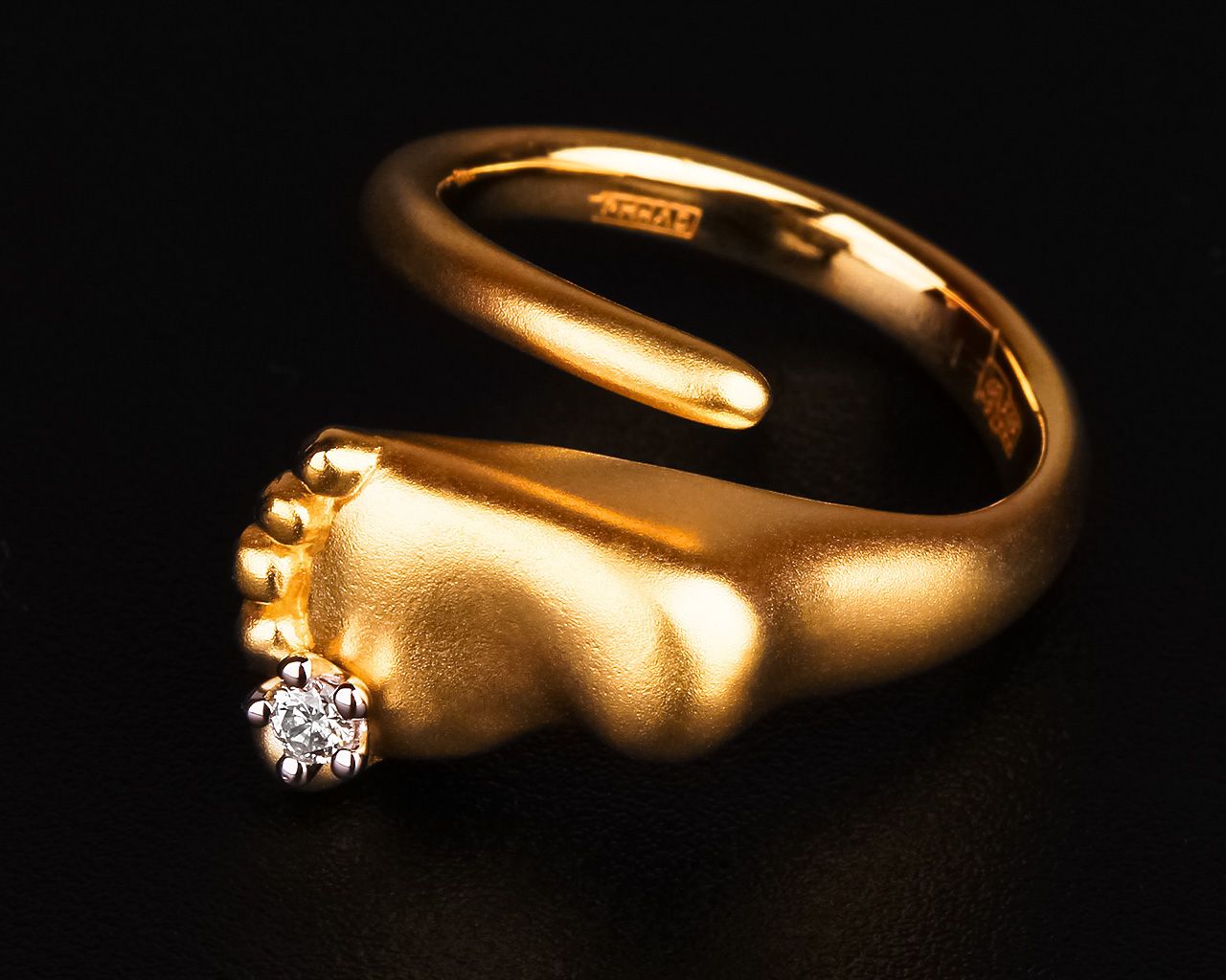 Тоус кольцо с бриллиантом